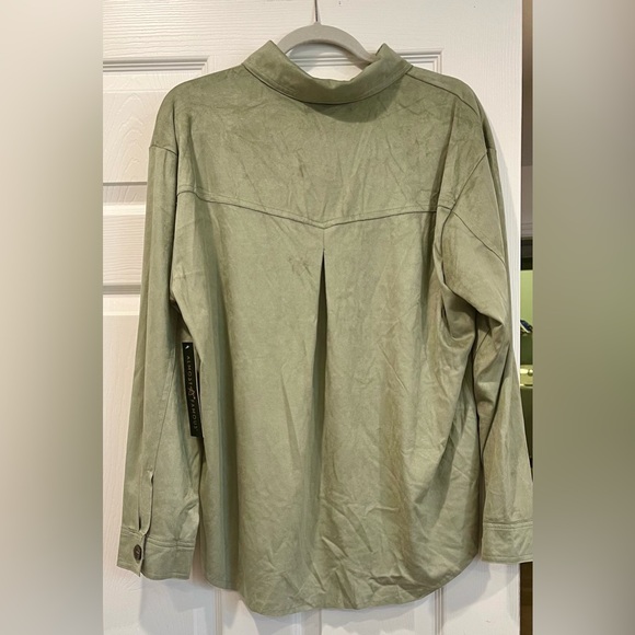 Women long sleeve shacket - Picture 2 of 3